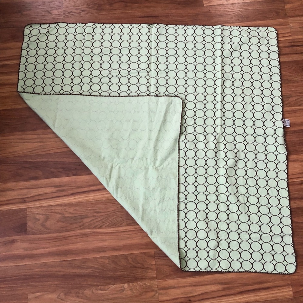 Swaddle / receiving blanket